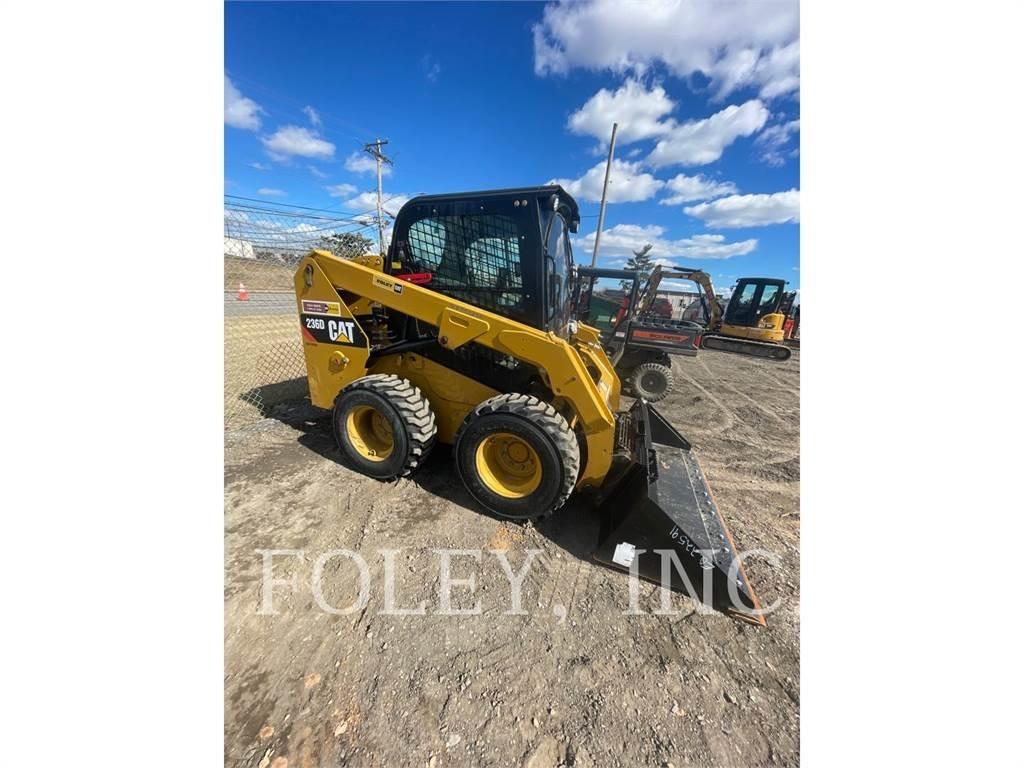 CAT 236D Skid steer loaders