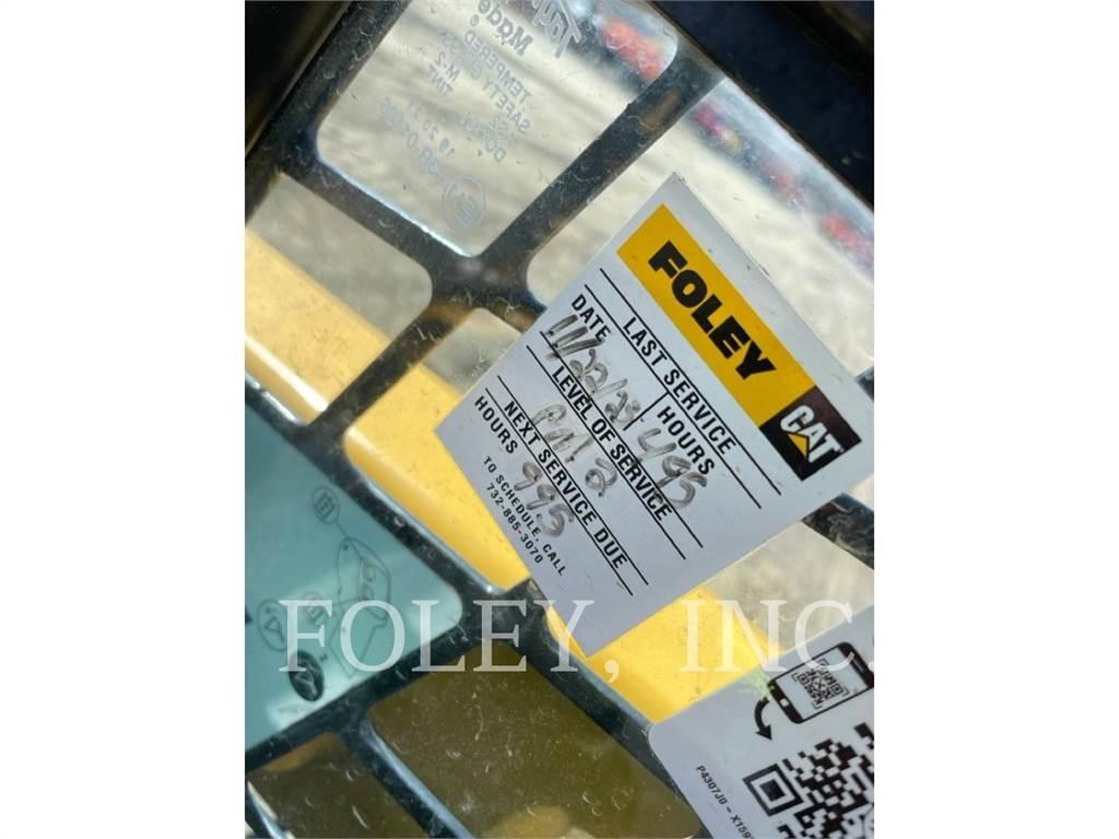 CAT 236D Skid steer loaders