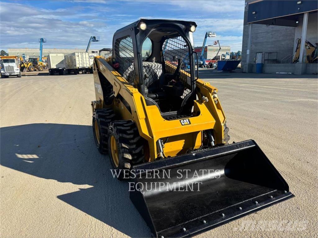 CAT 236D Skid steer loaders