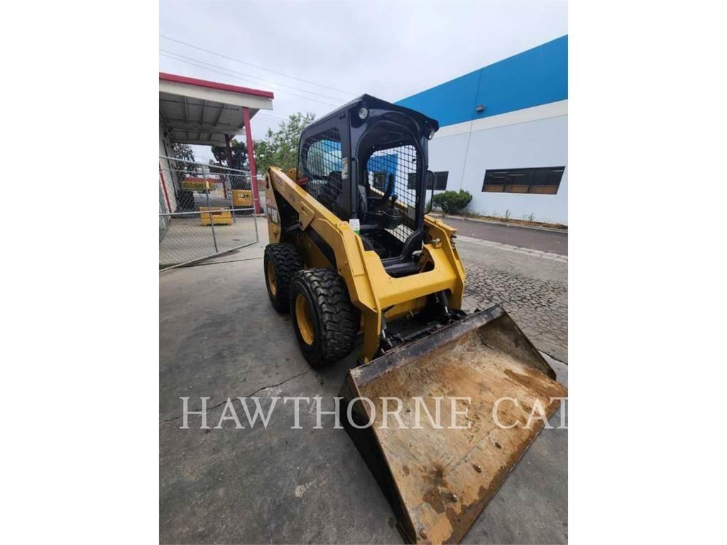 CAT 236D Skid steer loaders