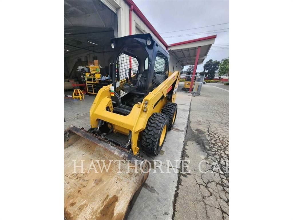 CAT 236D Skid steer loaders