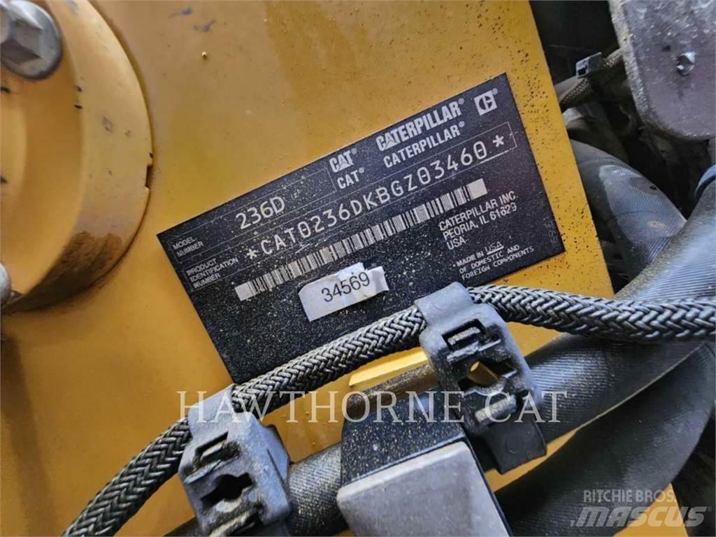 CAT 236D Skid steer loaders