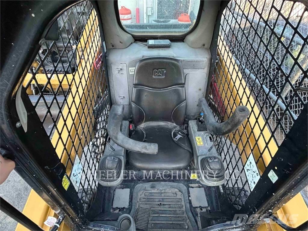 CAT 236D C1-H2 Skid steer loaders