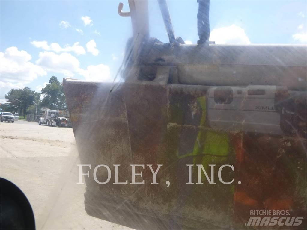 CAT 236D3 Skid steer loaders