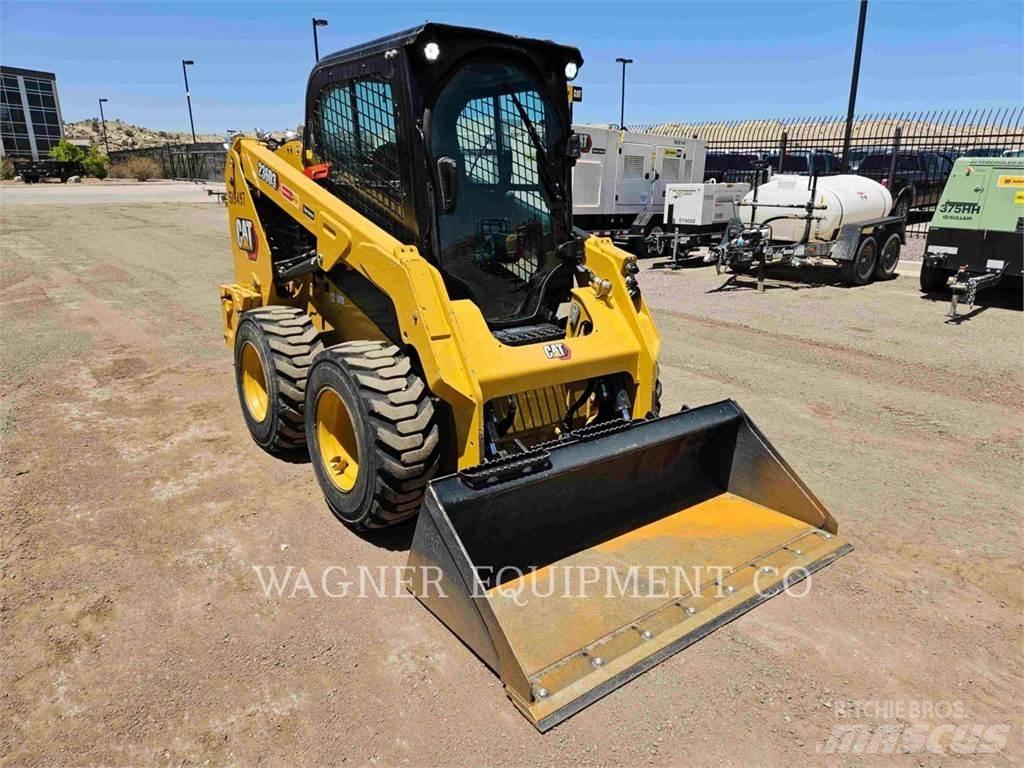 CAT 236D3 Skid steer loaders