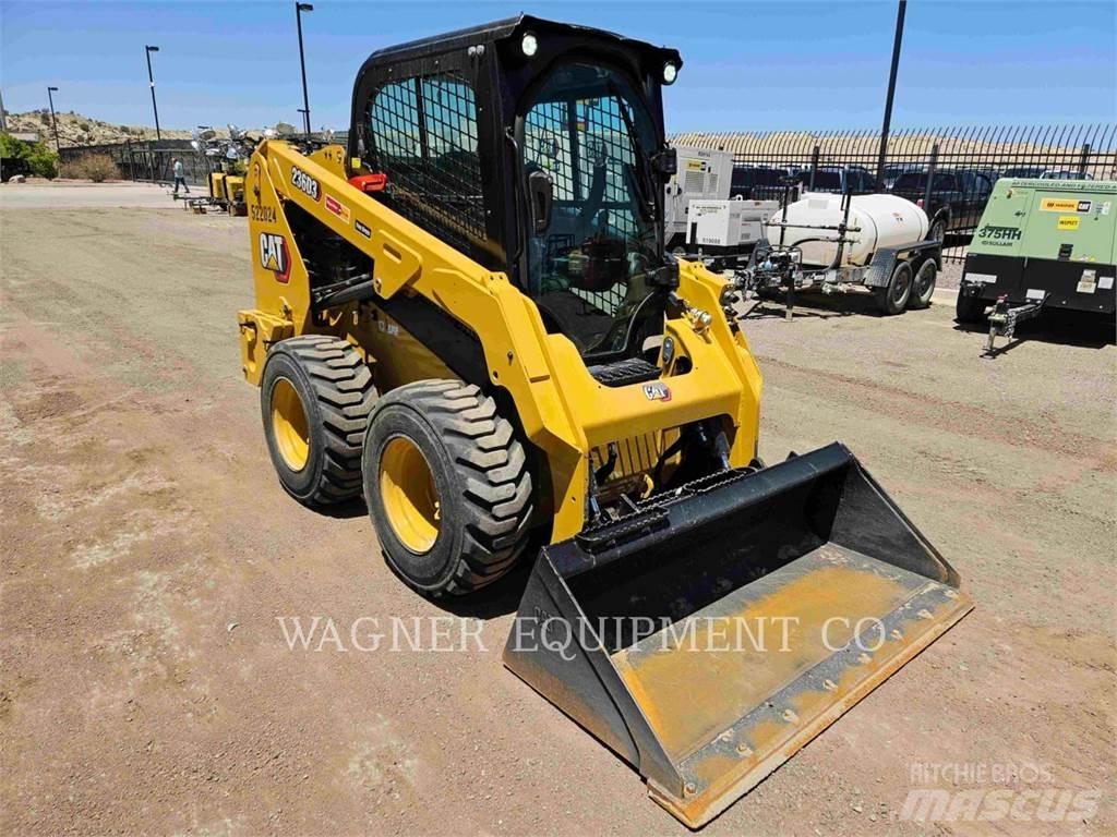 CAT 236D3 Skid steer loaders