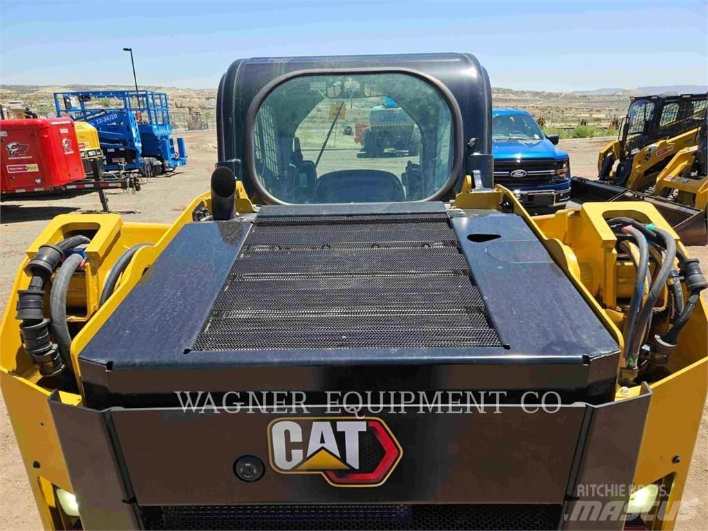 CAT 236D3 Skid steer loaders