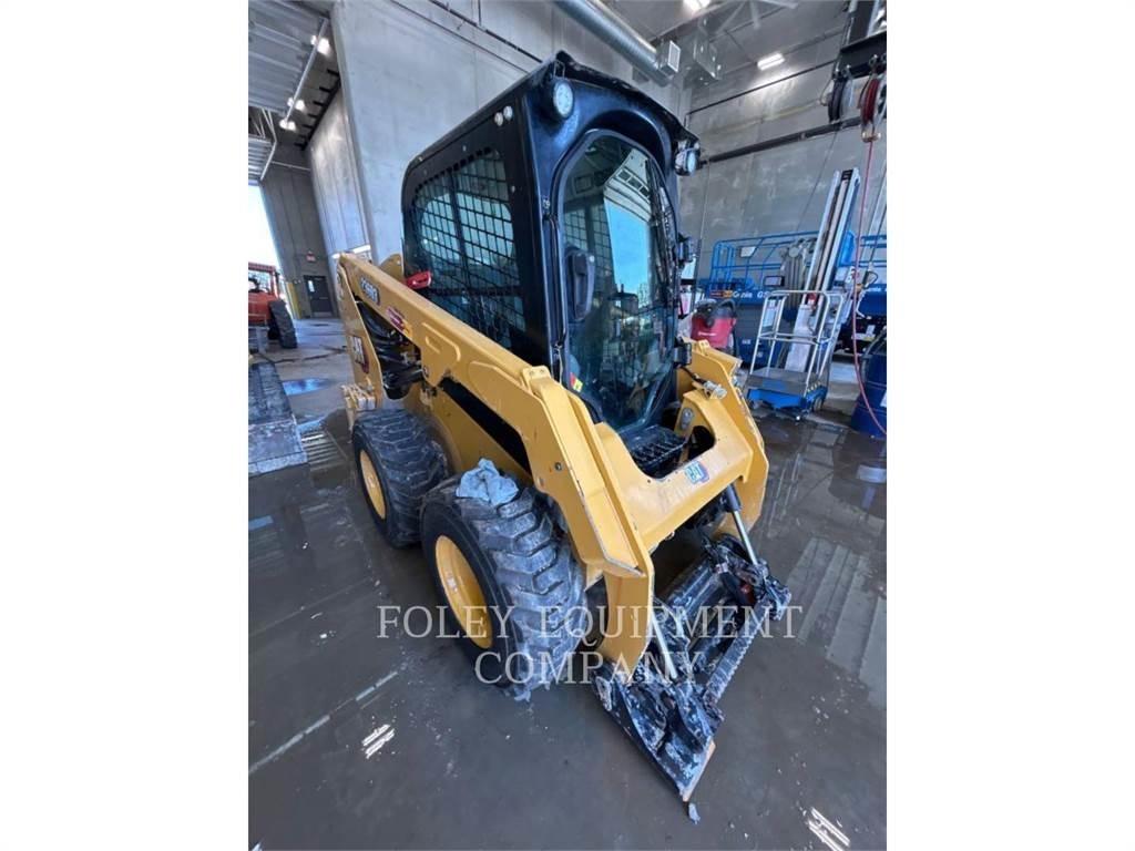 CAT 236D3STD2C Skid steer loaders
