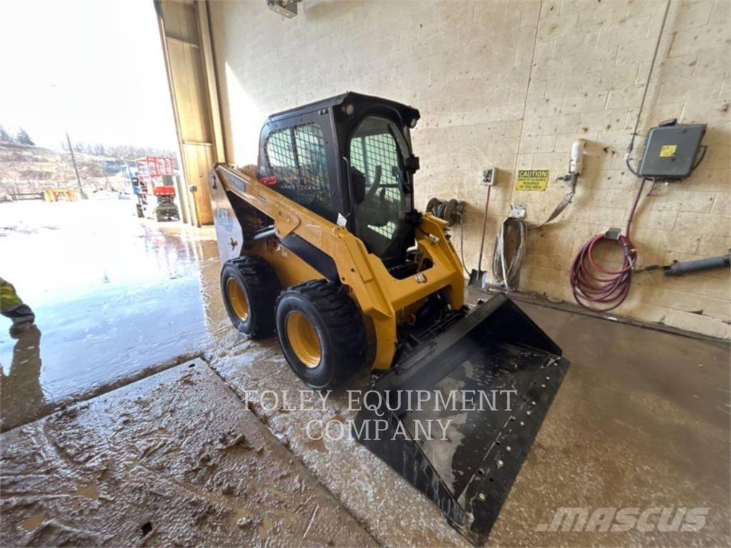 CAT 236D3STD2C Skid steer loaders