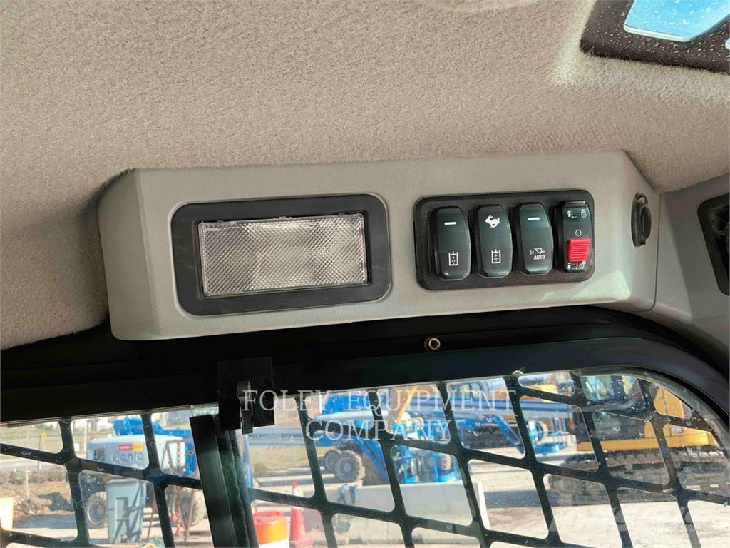 CAT 239D3 Skid steer loaders