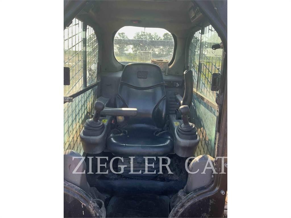 CAT 242D Skid steer loaders