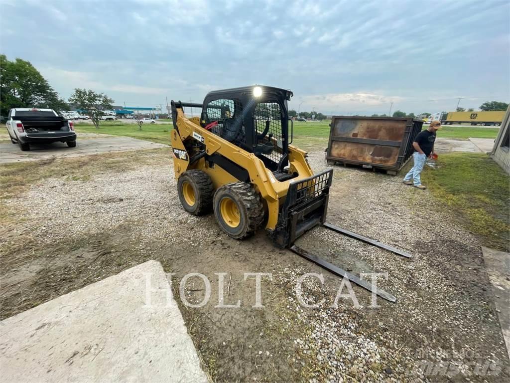 CAT 242D Skid steer loaders