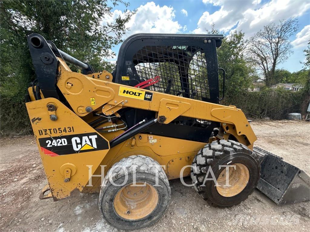 CAT 242D Skid steer loaders