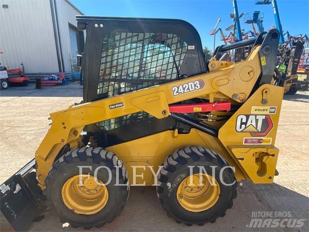 CAT 242D3 Skid steer loaders
