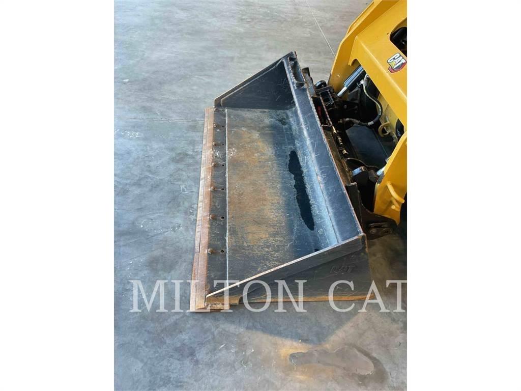 CAT 242D3 Skid steer loaders