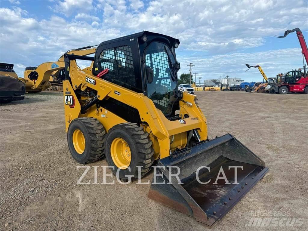 CAT 242D3 Skid steer loaders