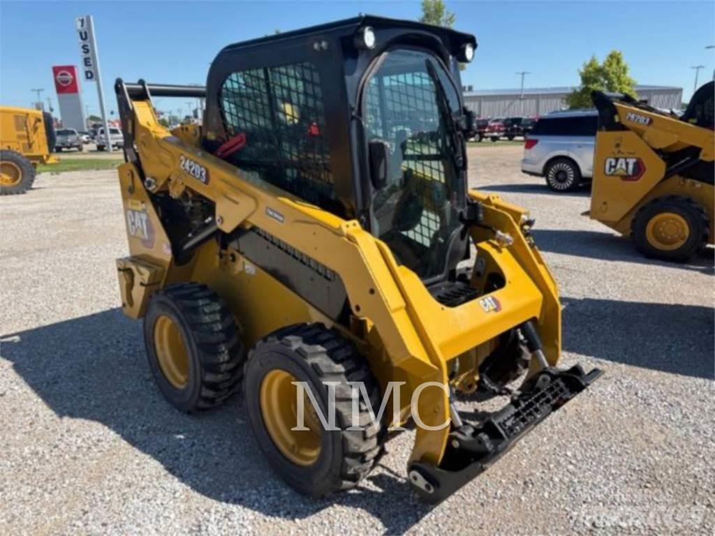 CAT 242D3 Skid steer loaders