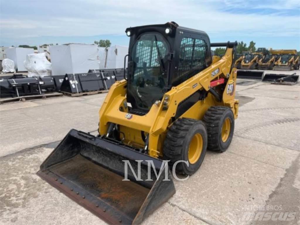 CAT 242D3 Skid steer loaders