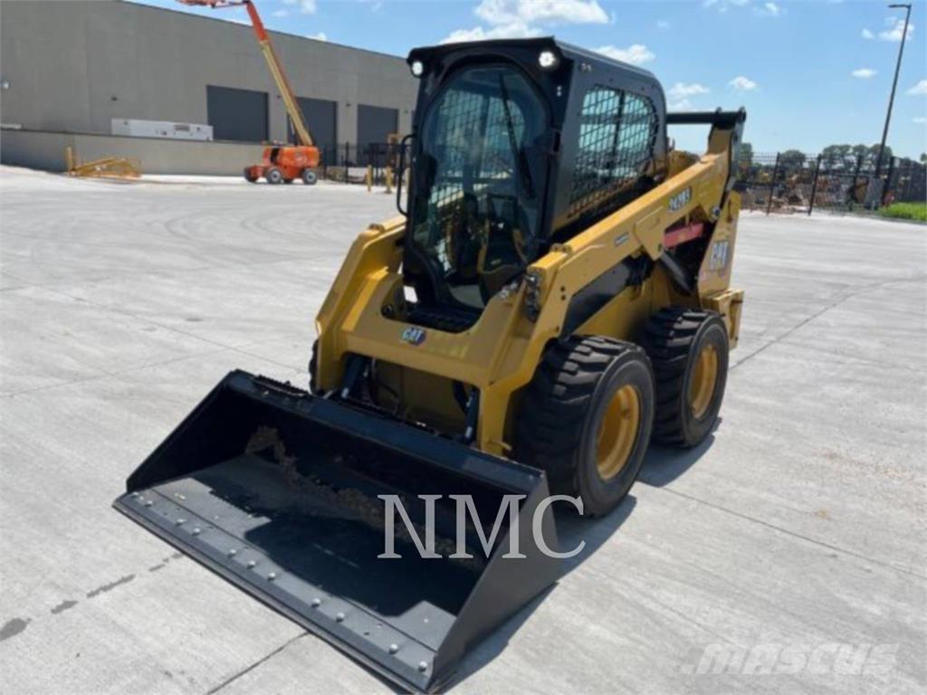 CAT 242D3 Skid steer loaders