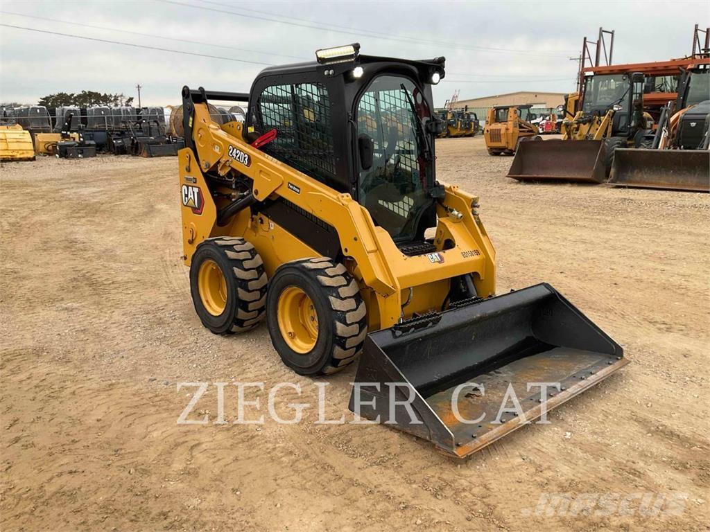 CAT 242D3 Skid steer loaders