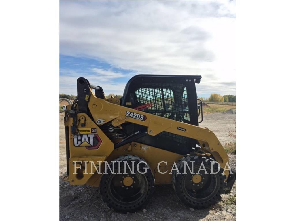 CAT 242D3 Skid steer loaders