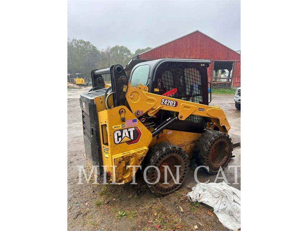 CAT 242D3 Skid steer loaders