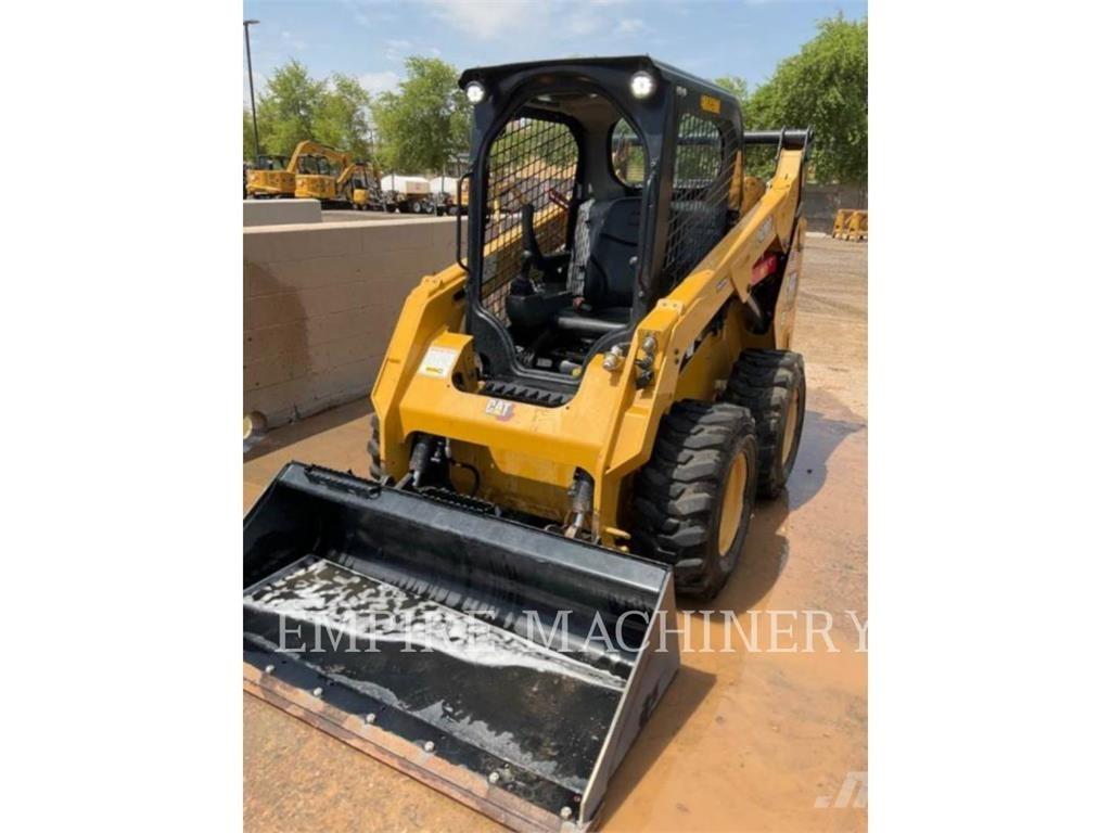 CAT 242D3 HF Skid steer loaders