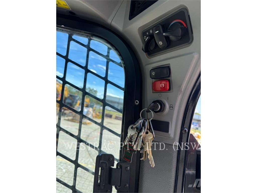 CAT 242D3LRC Skid steer loaders