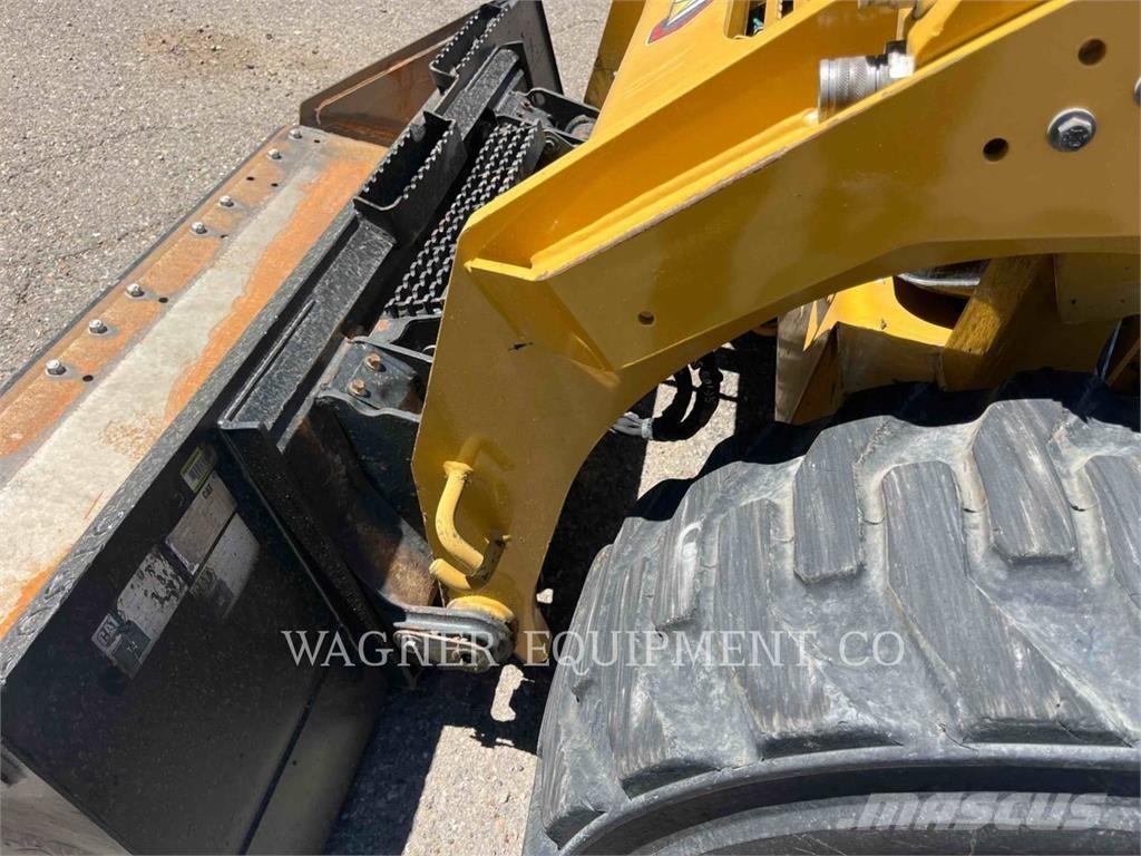 CAT 246D3 Skid steer loaders