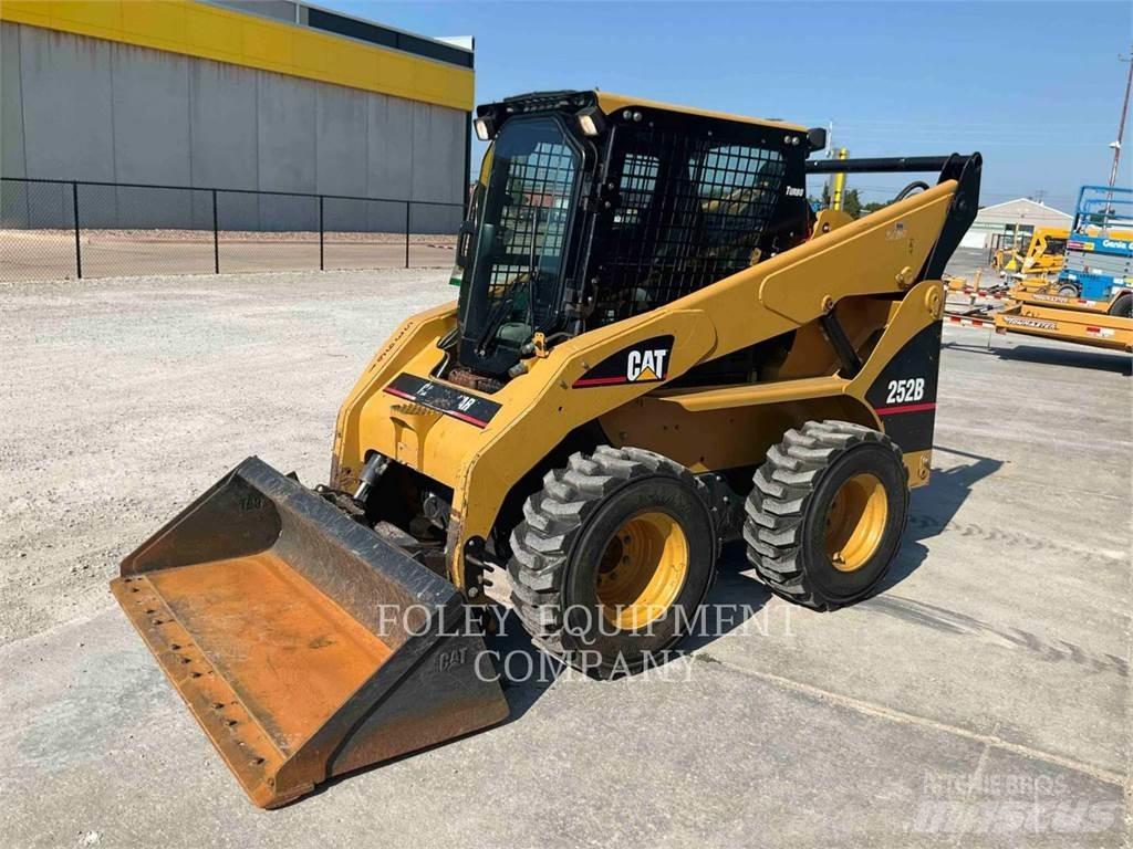 CAT 252B Skid steer loaders