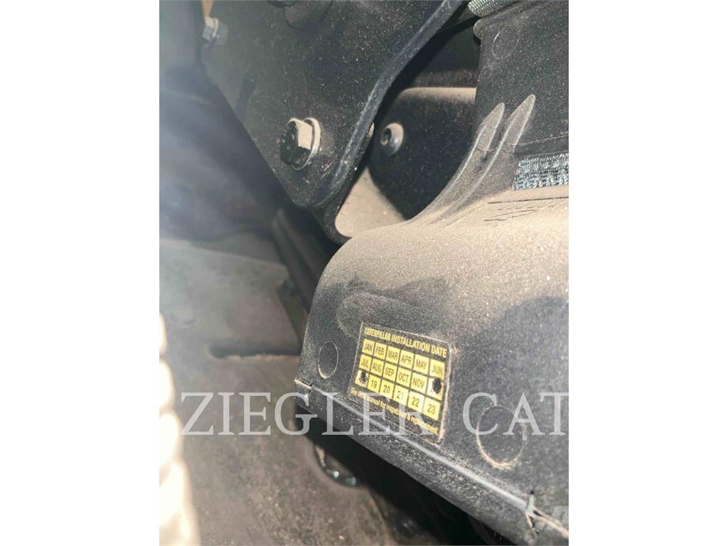 CAT 257D Crawler loaders