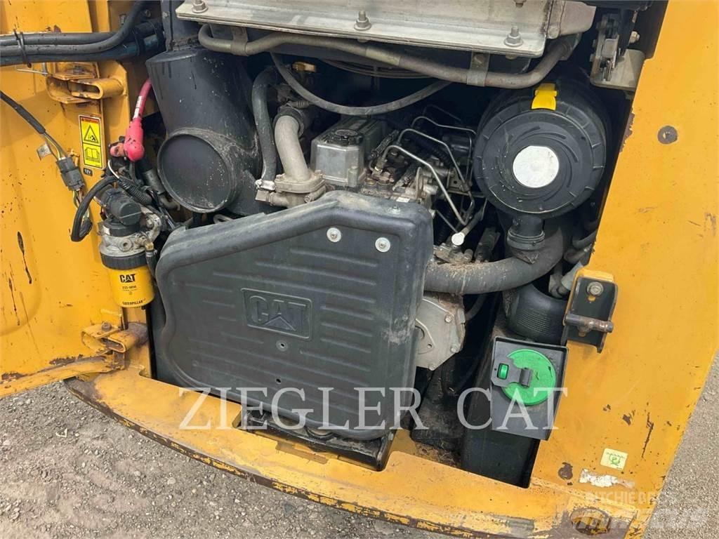 CAT 262C Skid steer loaders