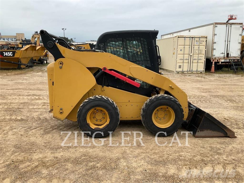 CAT 262C Skid steer loaders