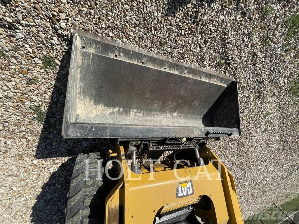 CAT 262D Skid steer loaders