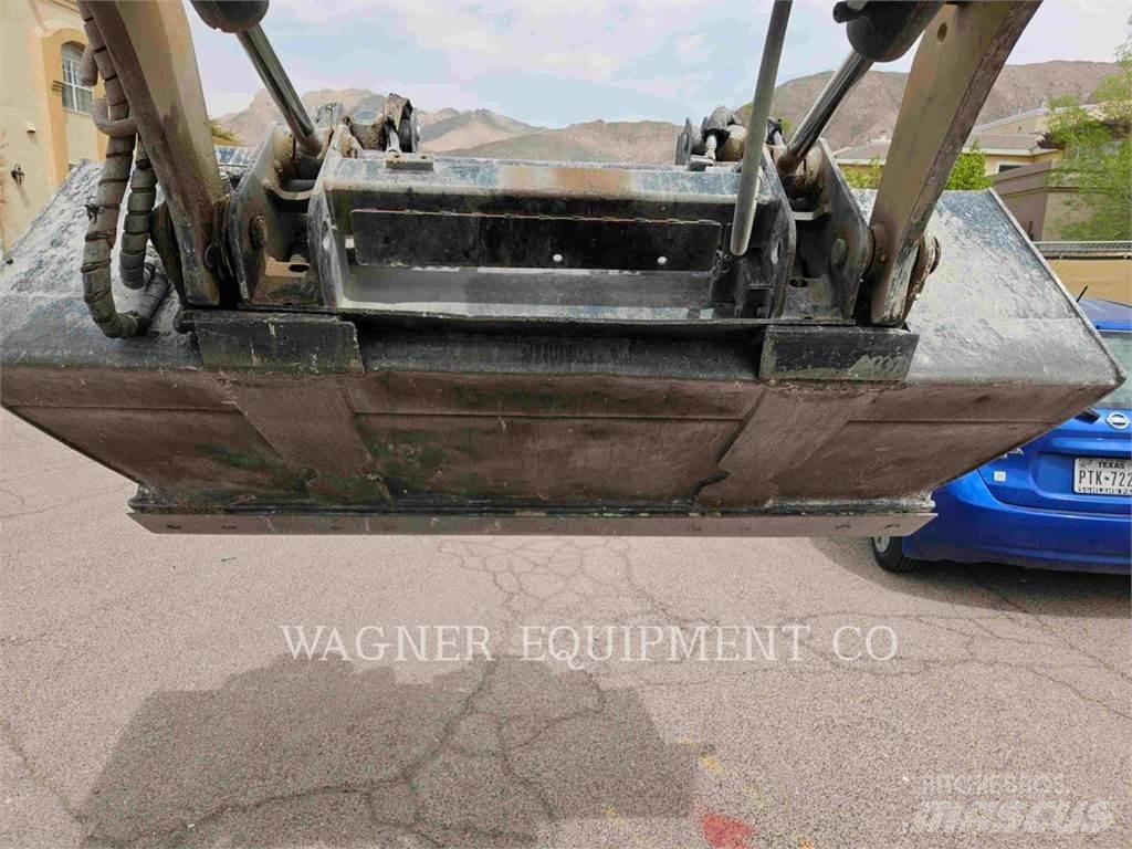 CAT 262D Skid steer loaders