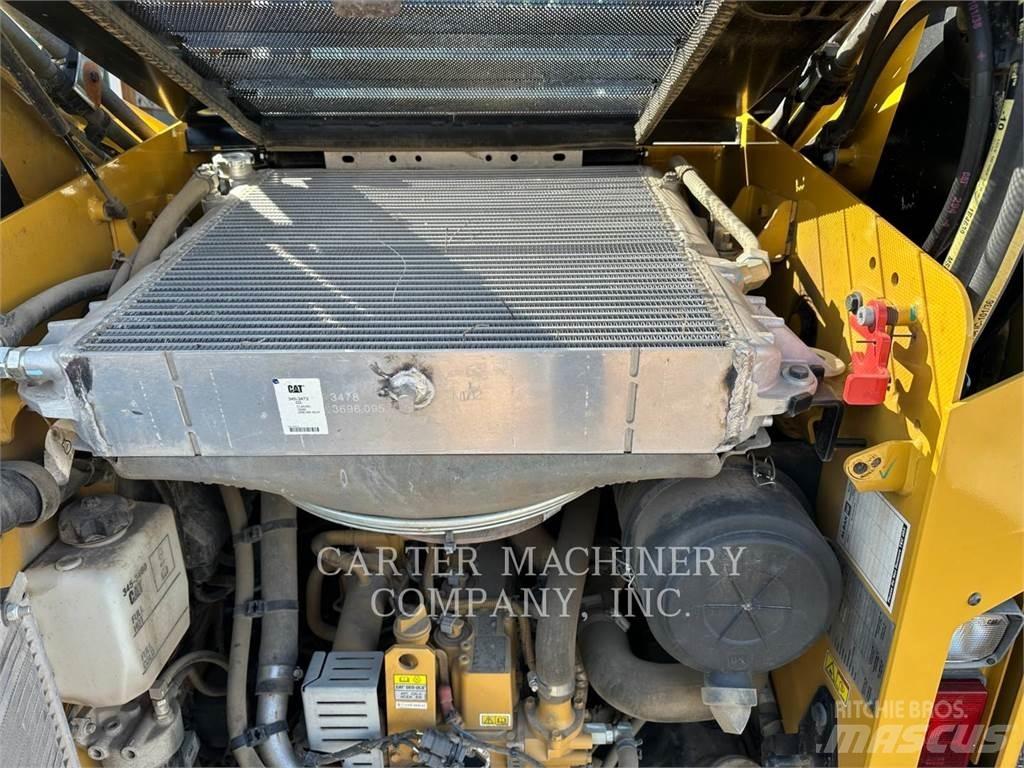 CAT 262D Skid steer loaders