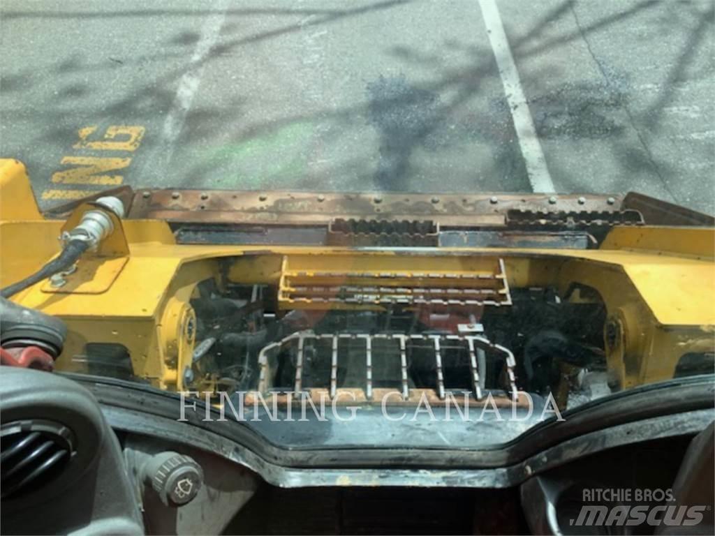 CAT 262D Skid steer loaders