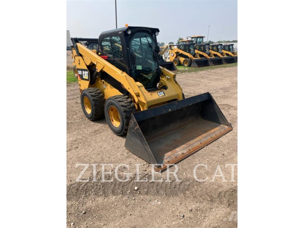 CAT 262D Skid steer loaders