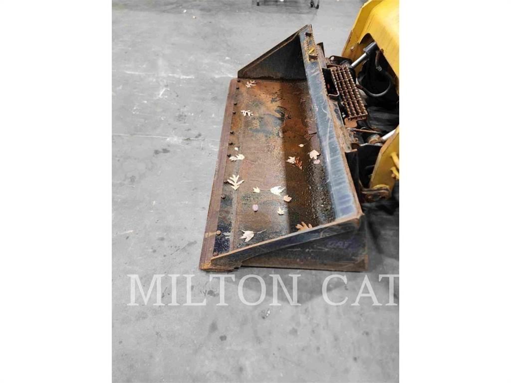 CAT 262D 3 Skid steer loaders