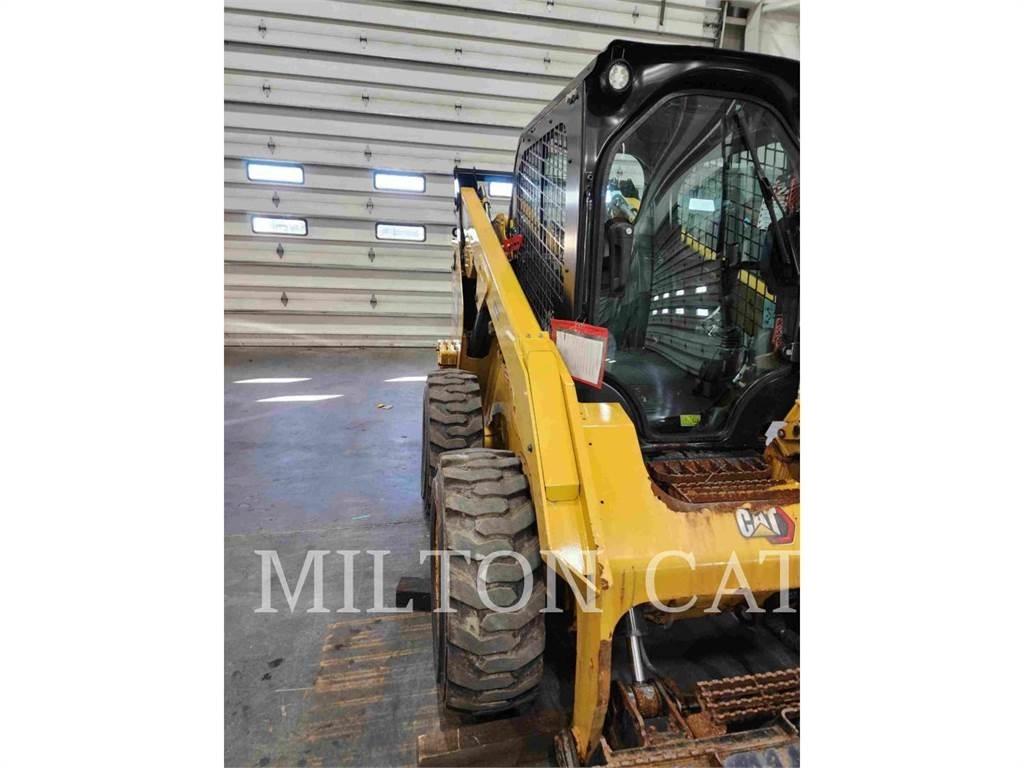 CAT 262D 3 Skid steer loaders