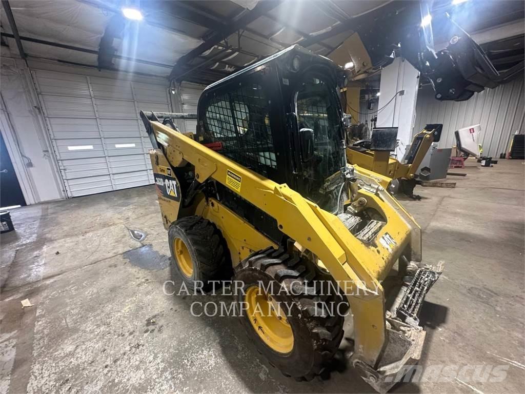 CAT 262D ACHF Skid steer loaders