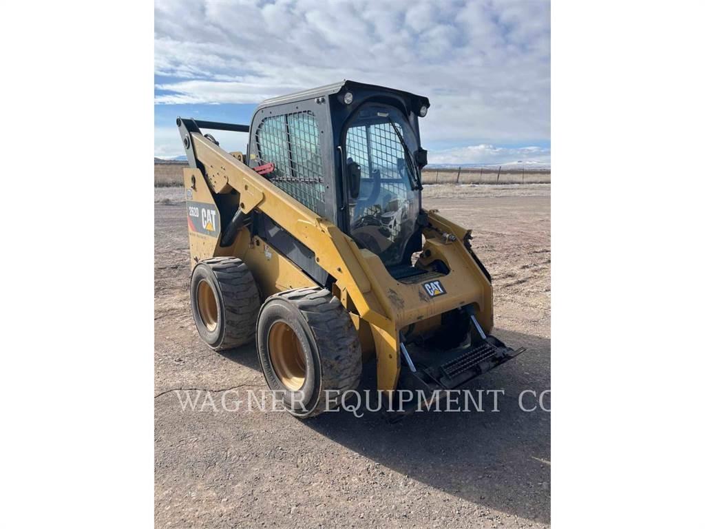 CAT 262D HF Skid steer loaders
