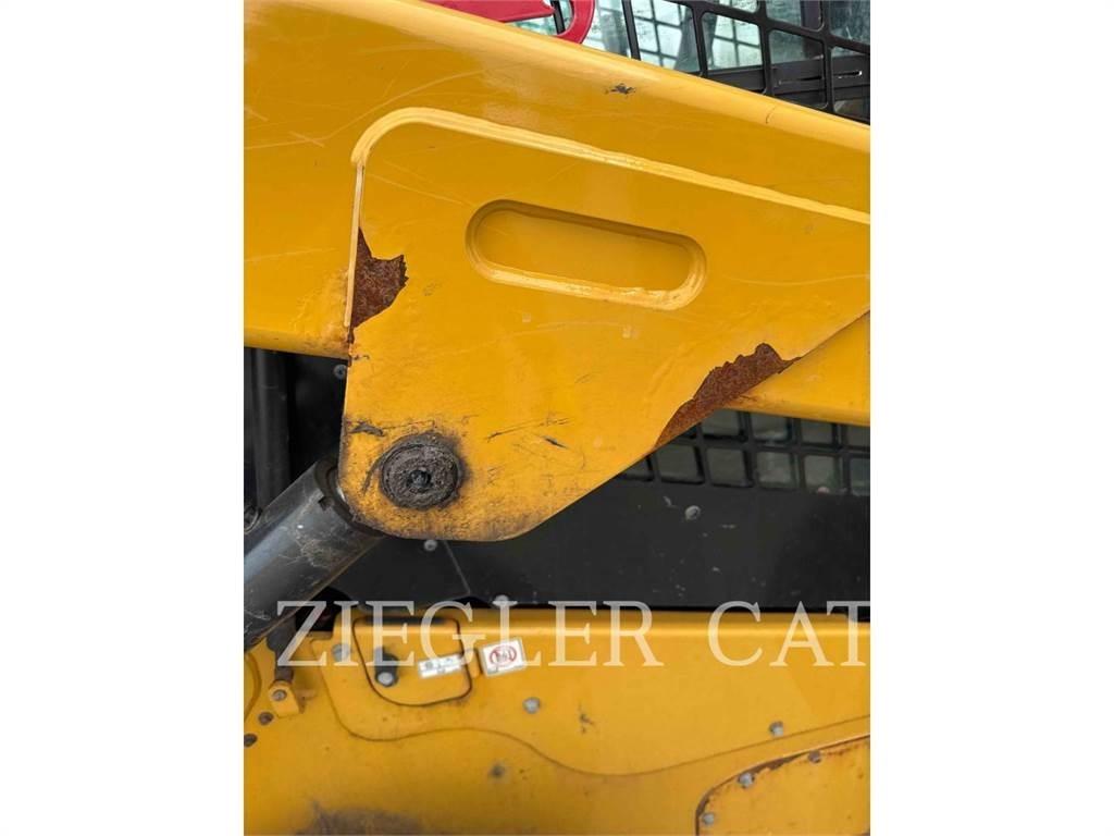 CAT 262D3 Skid steer loaders