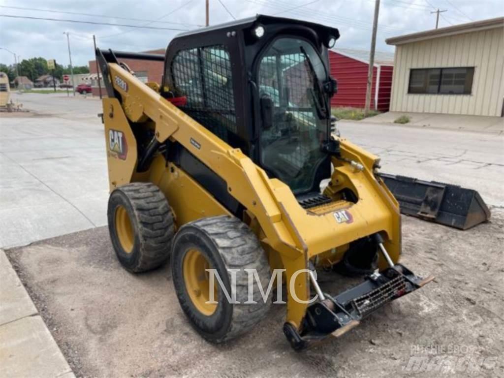 CAT 262D3 Skid steer loaders