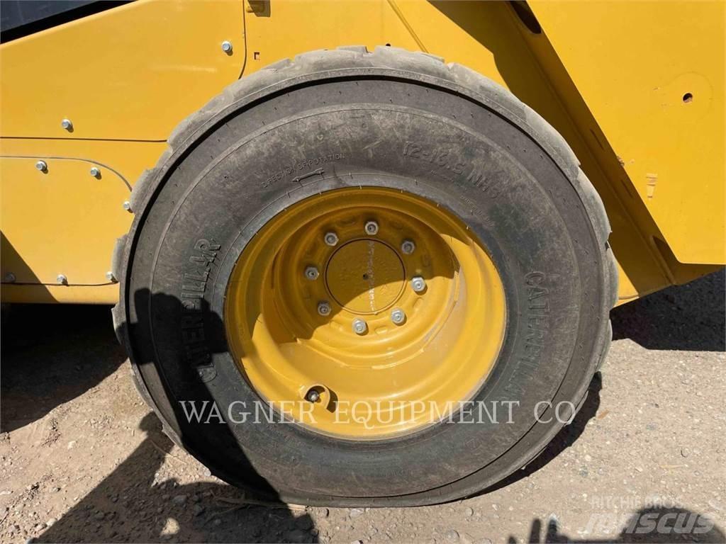CAT 262D3 HF Skid steer loaders
