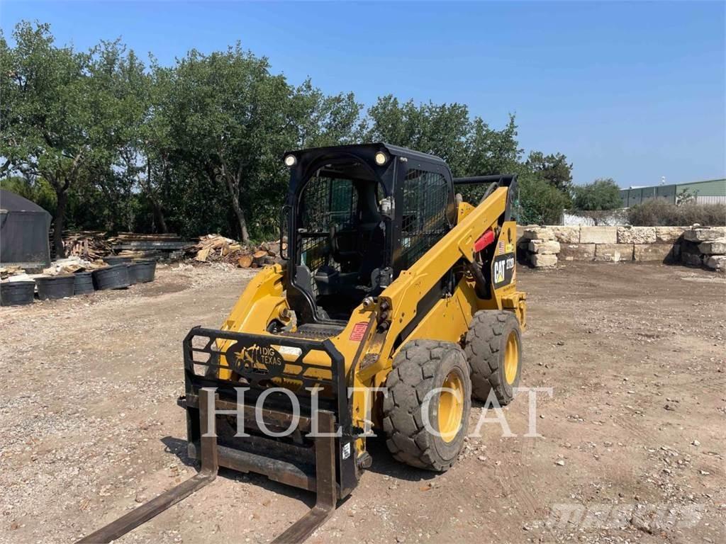 CAT 272D Skid steer loaders