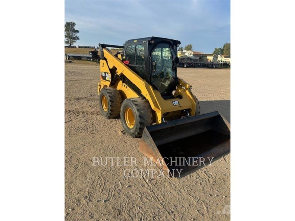 CAT 272D Skid steer loaders