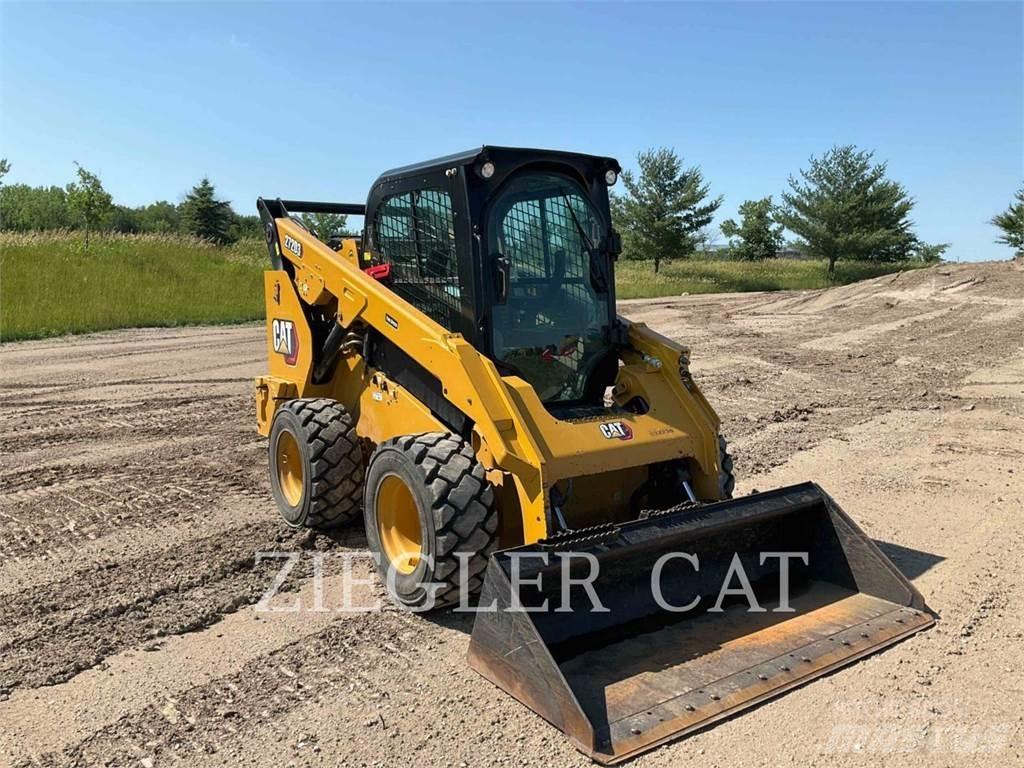 CAT 272D3 Skid steer loaders