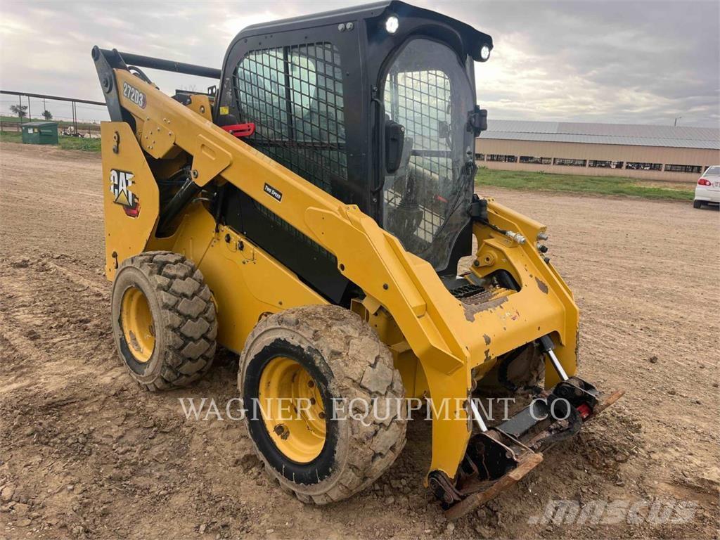 CAT 272D3 Skid steer loaders