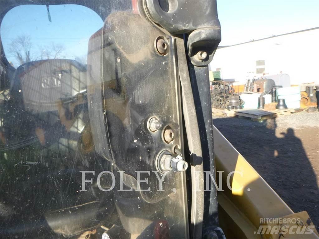 CAT 279D Crawler loaders